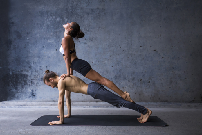 Couple-Yoga